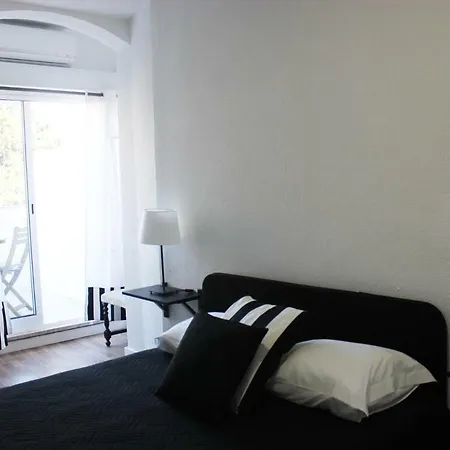 Bed & Breakfast Tmj Beb Oporto